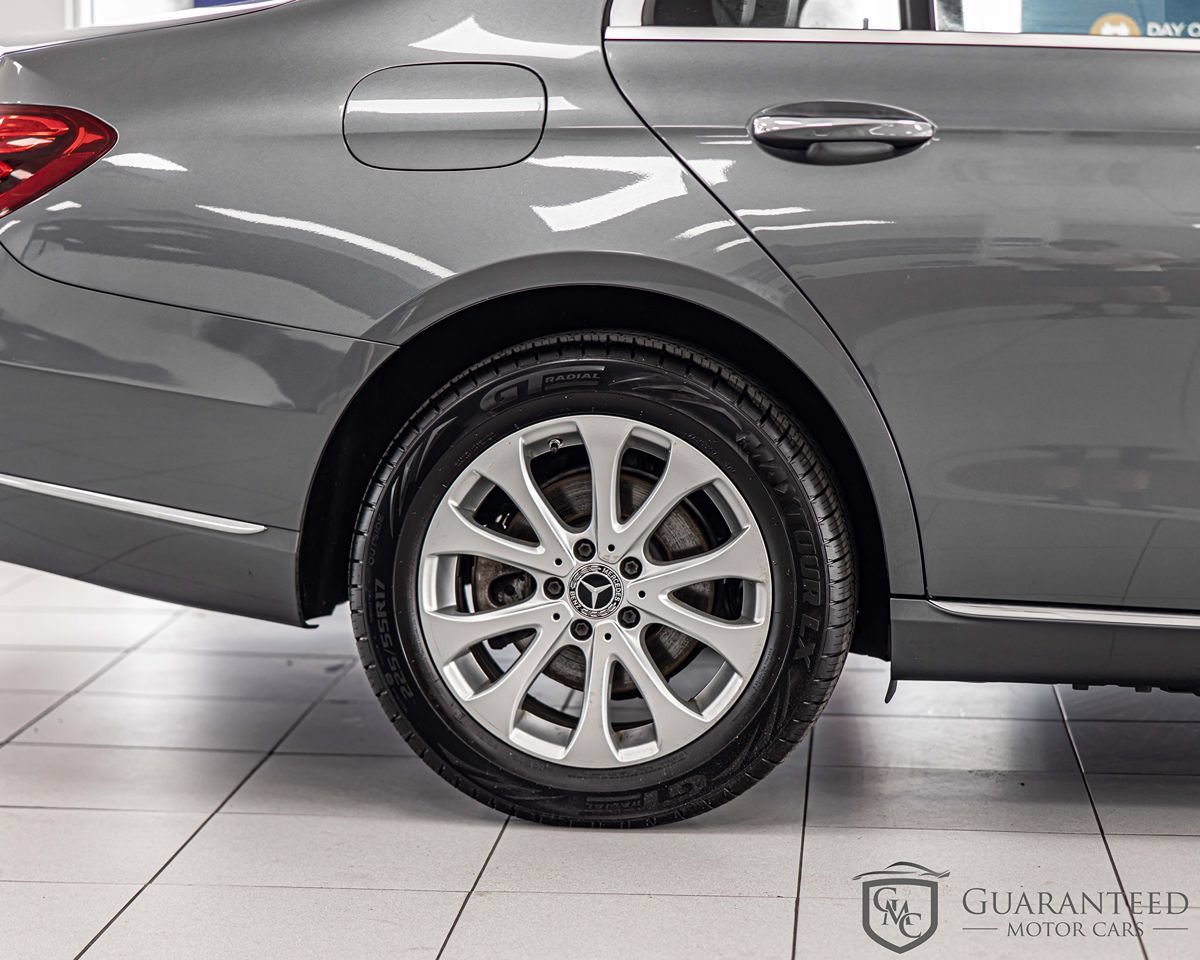 Used 2019 Mercedes-Benz E 300 4MATIC w/ Driver Assistance Package image 10