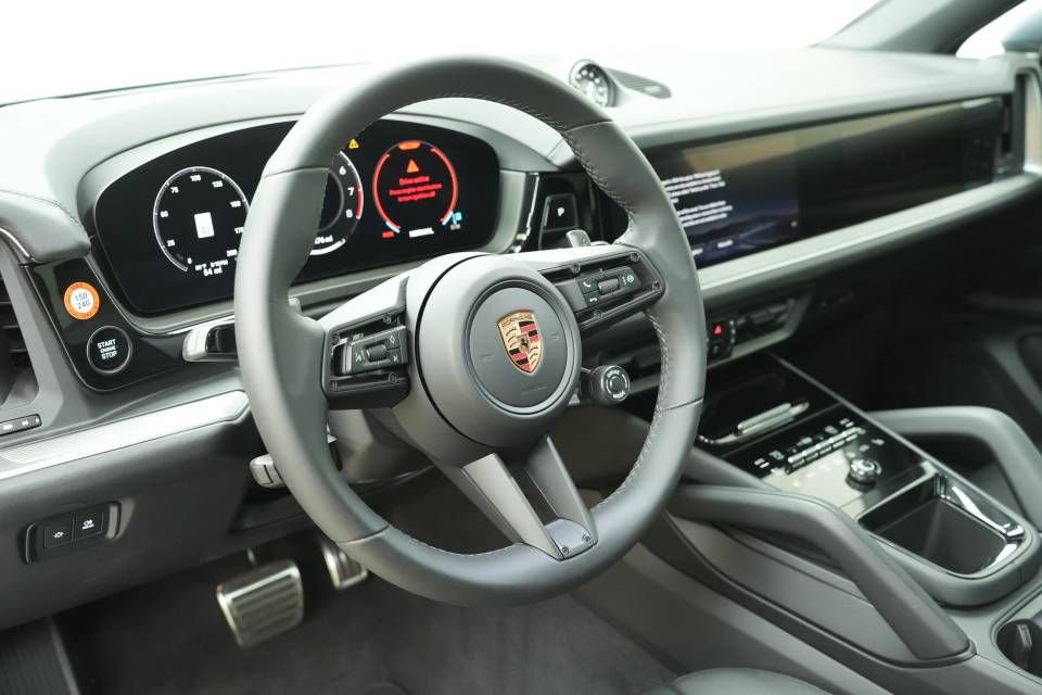 New 2026 Porsche Cayenne S AWD/4WD image 13