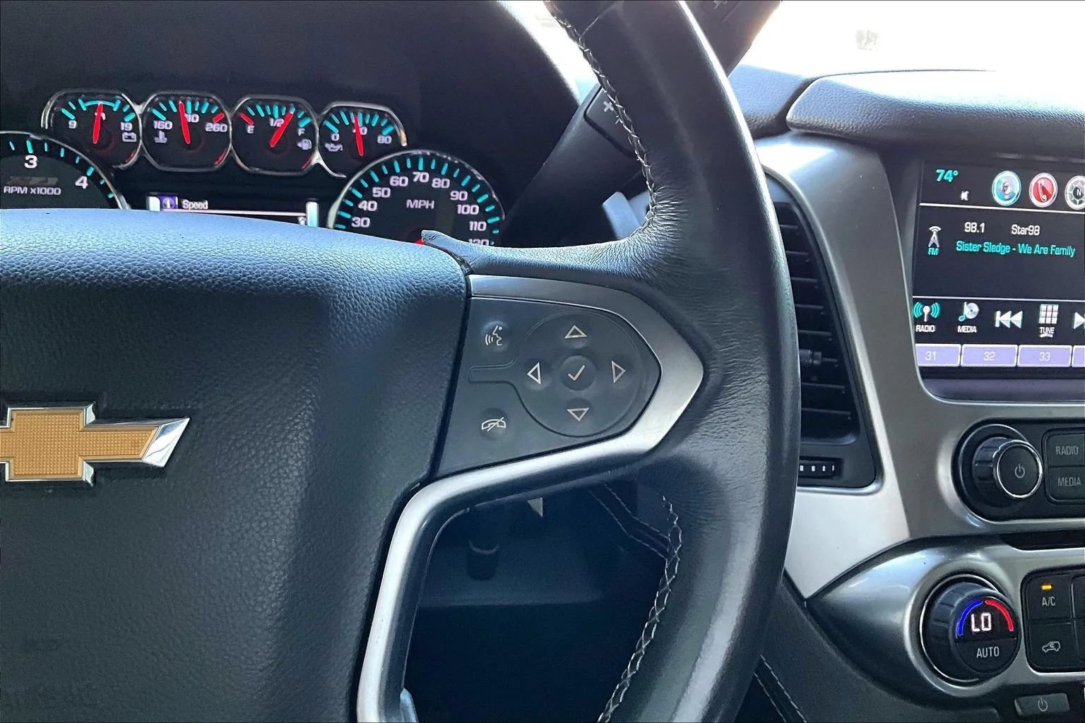 Used 2018 Chevrolet Tahoe LT w/ Z71 Midnight Edition AWD/4WD image 12