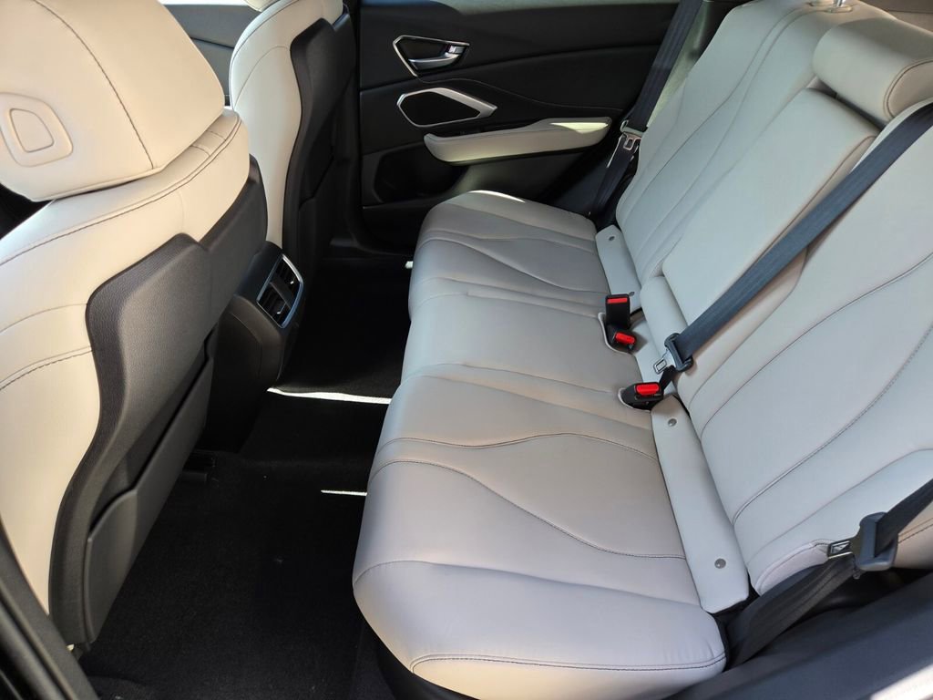 Used 2025 Acura RDX SH-AWD image 14