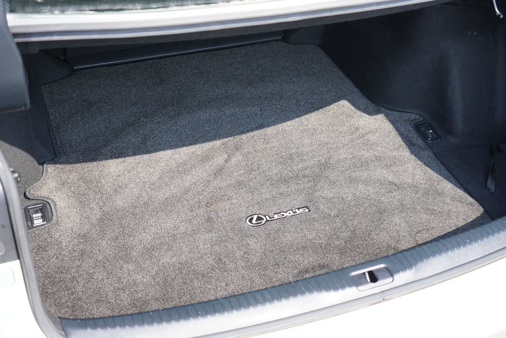 Used 2016 Lexus IS 300 AWD w/ F Sport Package image 9