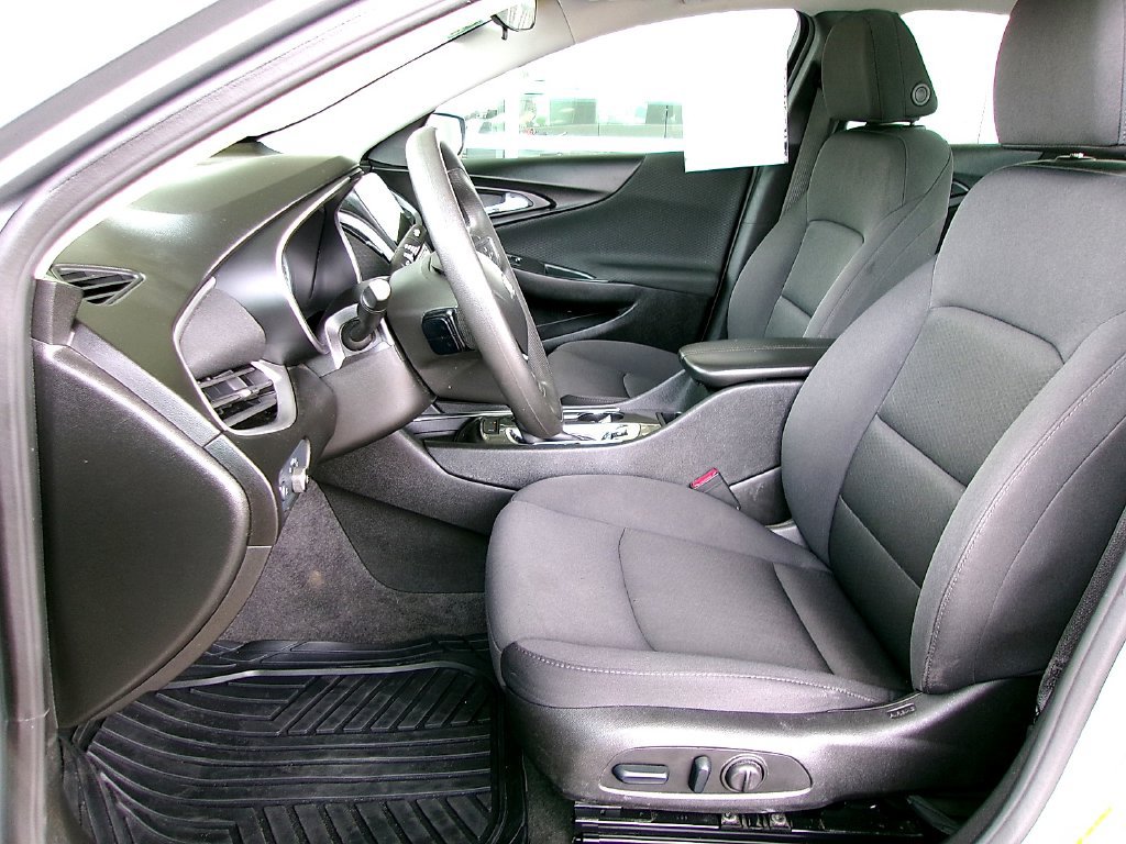 Used 2024 Chevrolet Malibu LT FWD image 12