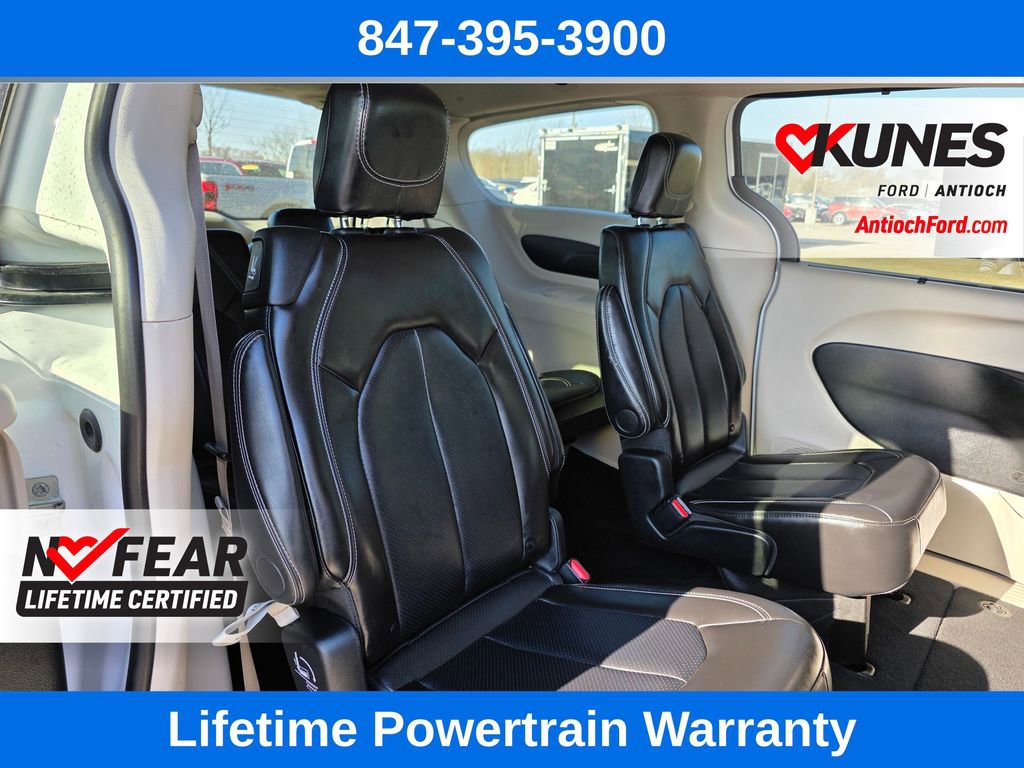 Used 2024 Chrysler Pacifica Touring-L FWD image 28