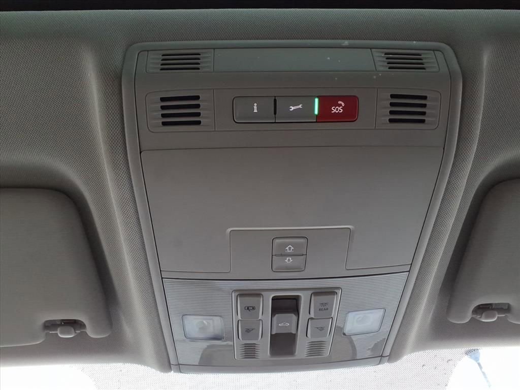 Used 2022 Volkswagen Taos SE w/ Panoramic Sunroof Package image 21