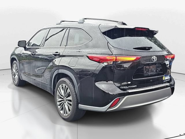 Used 2021 Toyota Highlander Platinum FWD image 5