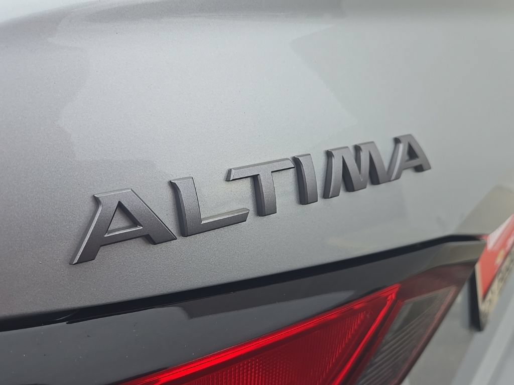 Used 2024 Nissan Altima 2.5 SV FWD image 33