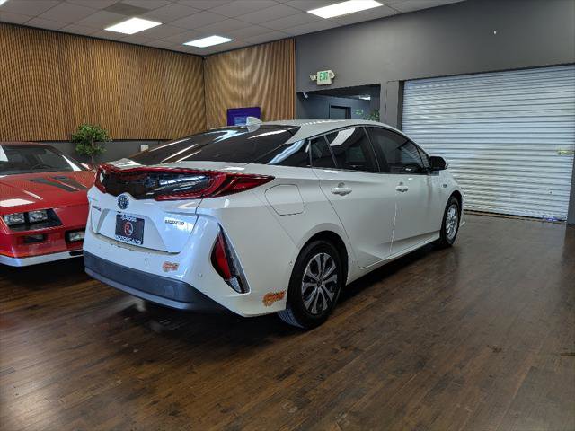 Used 2020 Toyota Prius Prime Limited image 6