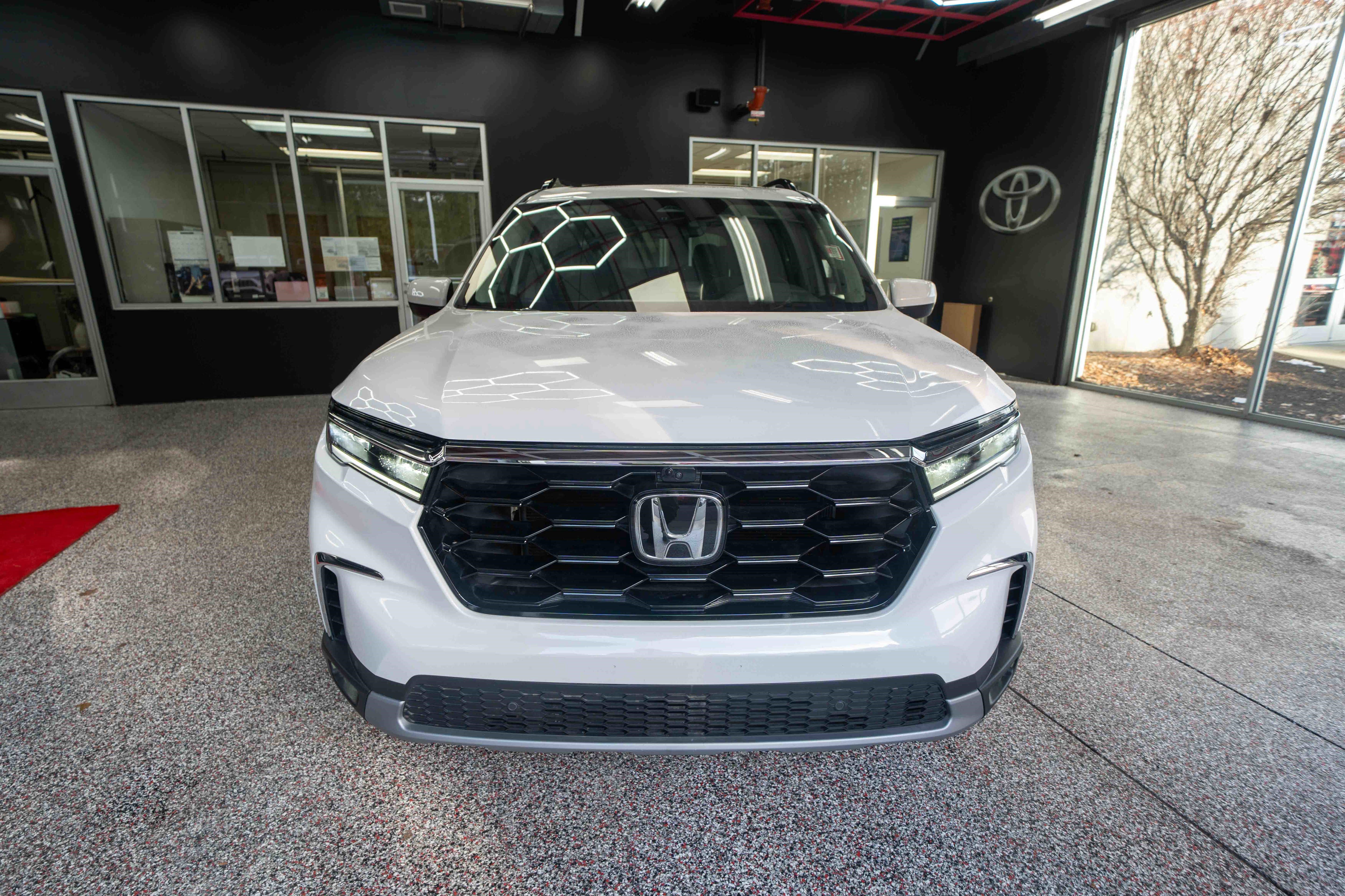 Used 2023 Honda Pilot Elite image 6