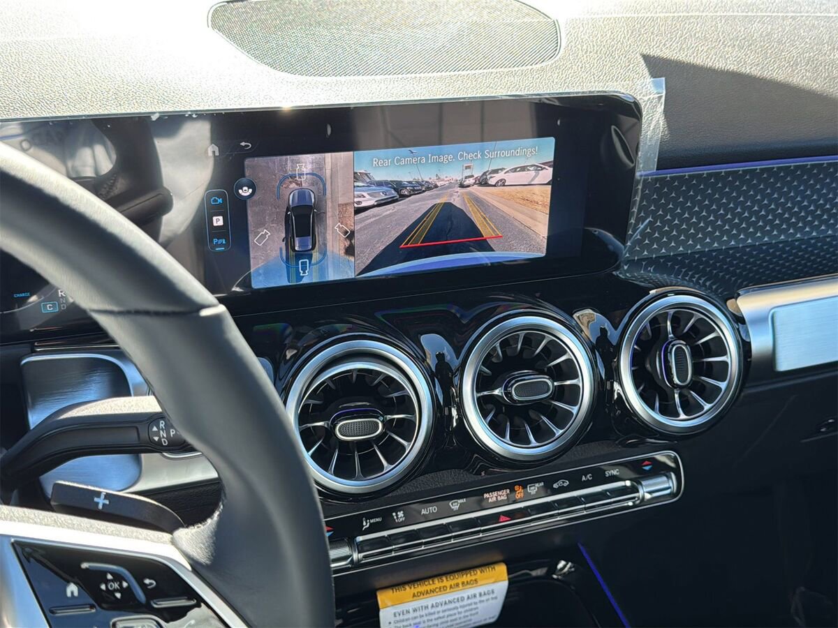 New 2026 Mercedes-Benz GLB 250 image 18