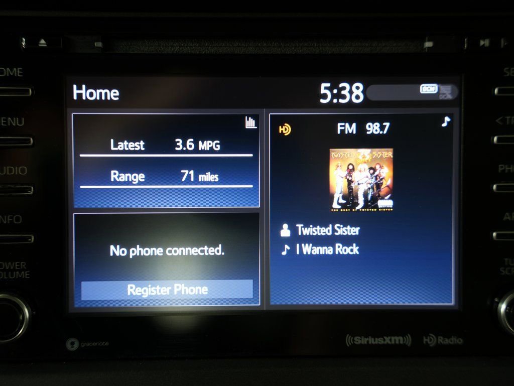 Used 2018 Toyota Sienna LE w/ Carpet Mat Package image 19