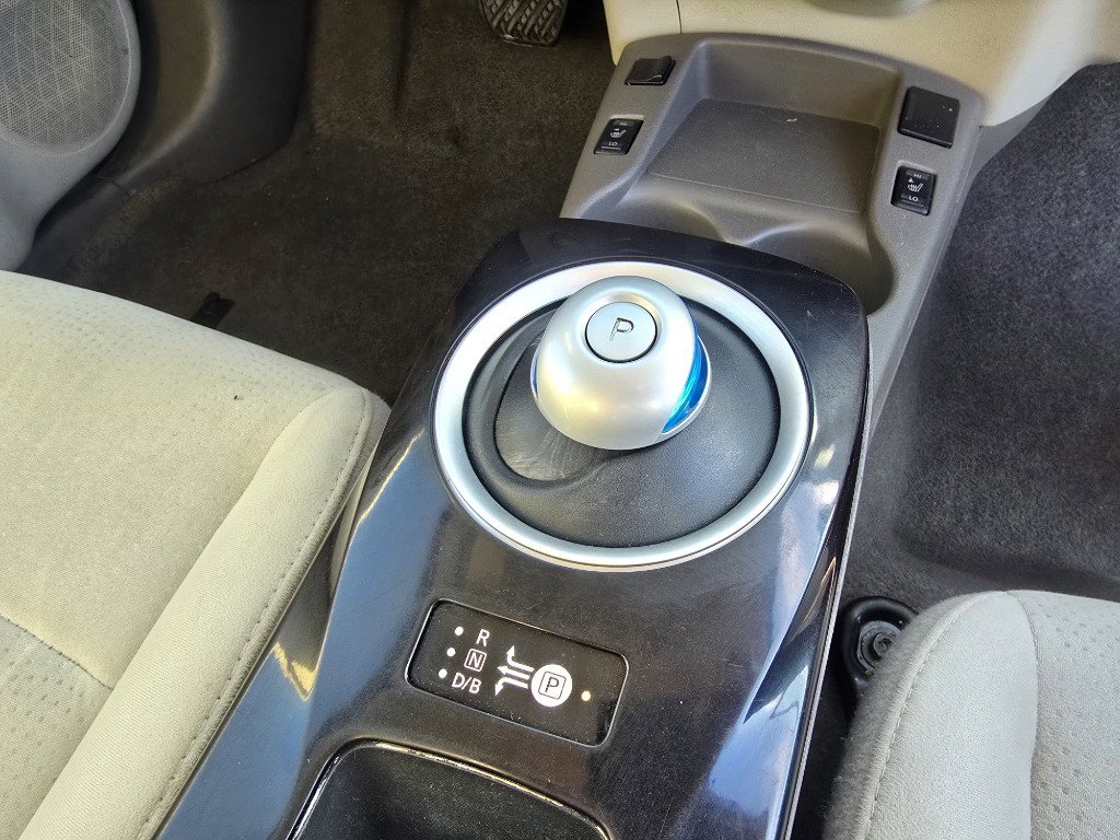 Used 2014 Nissan Leaf SV w/ LED & Quick Charge Package image 17