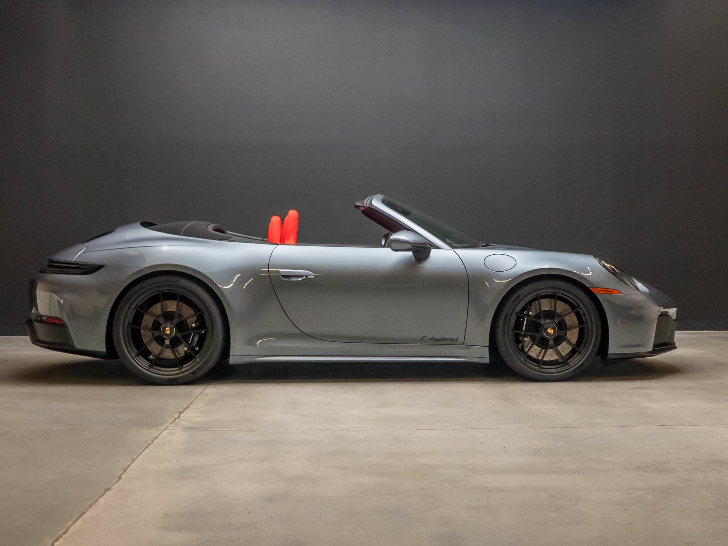New 2026 Porsche 911 Carrera 4 GTS AWD/4WD image 9