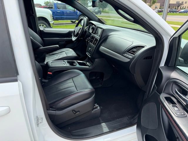Used 2017 Dodge Grand Caravan GT FWD image 12