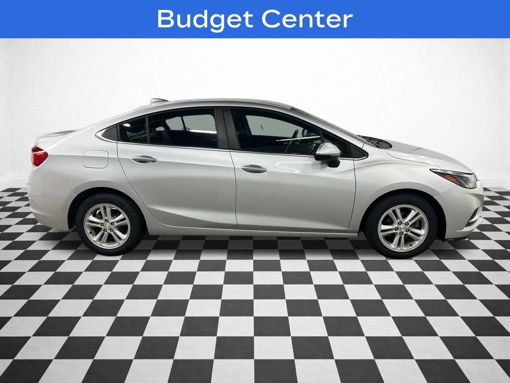 Used 2017 Chevrolet Cruze LT w/ Convenience Package FWD image 2