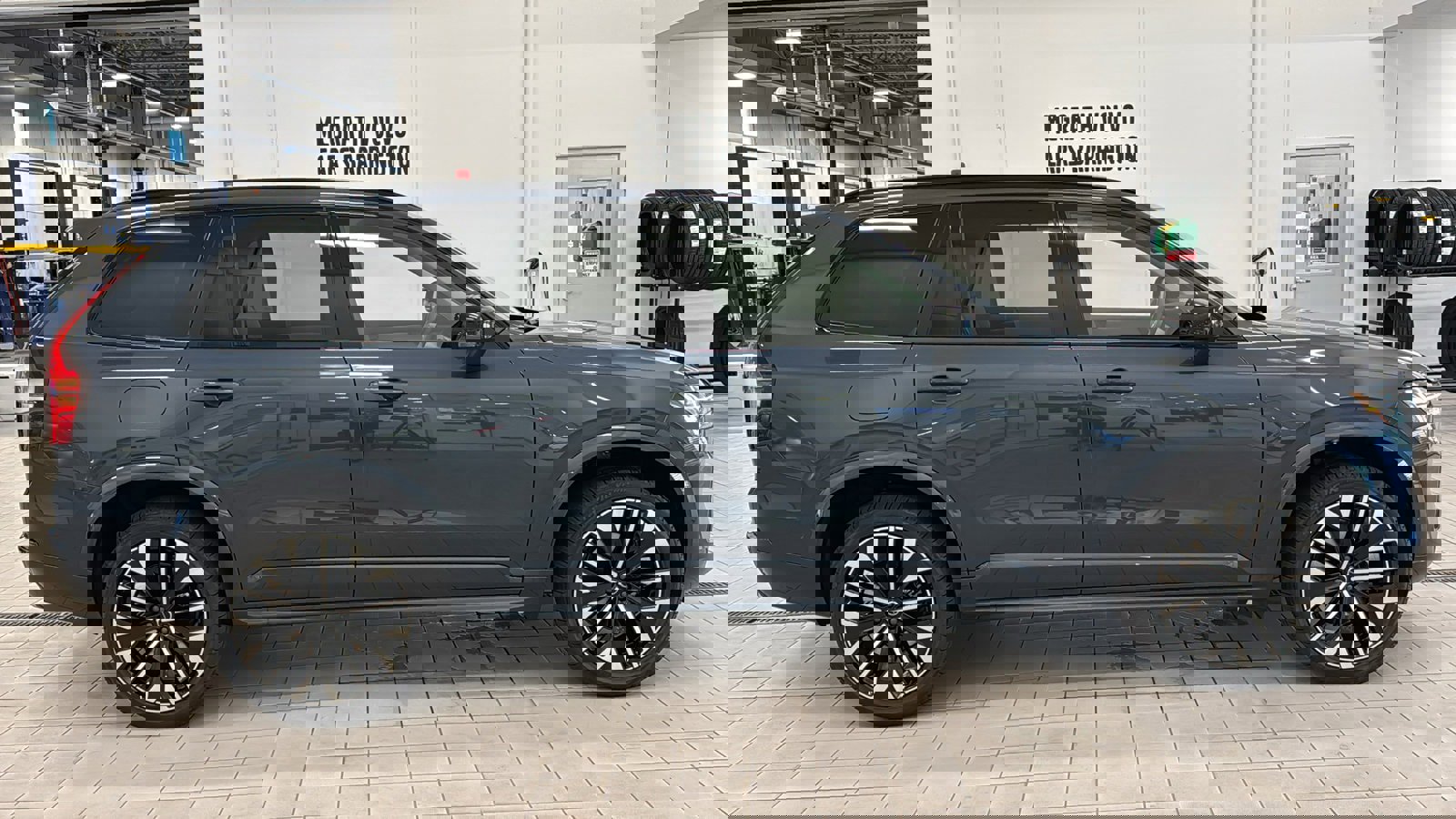 New 2026 Volvo XC90 B6 Ultra w/ Protection Package Premier image 4