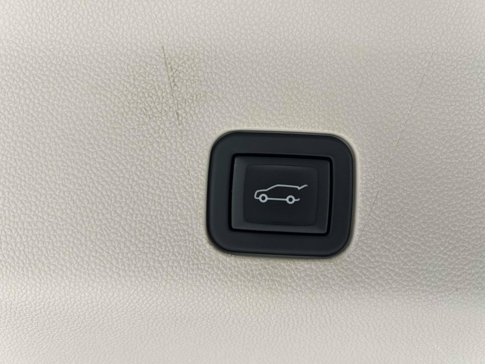 Certified 2023 Cadillac Escalade Sport Platinum w/ LPO, ONYX Package AWD/4WD image 11