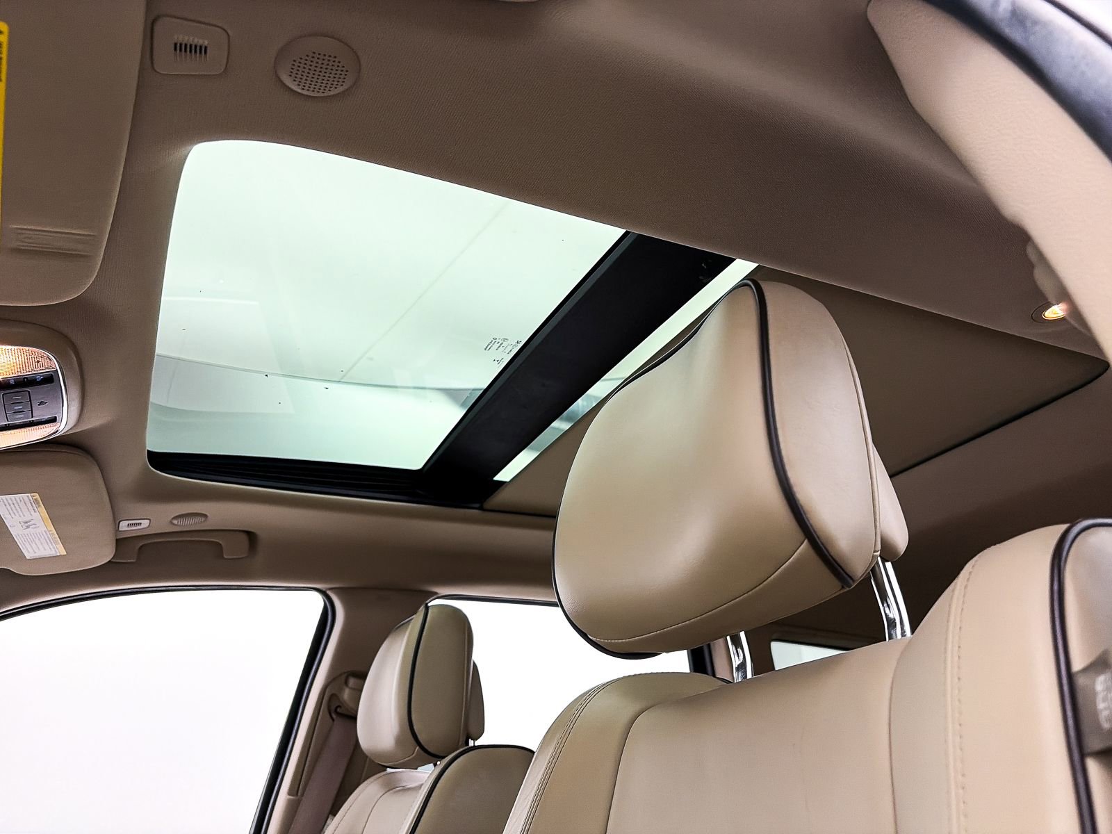 Used 2018 Jeep Grand Cherokee Overland image 3