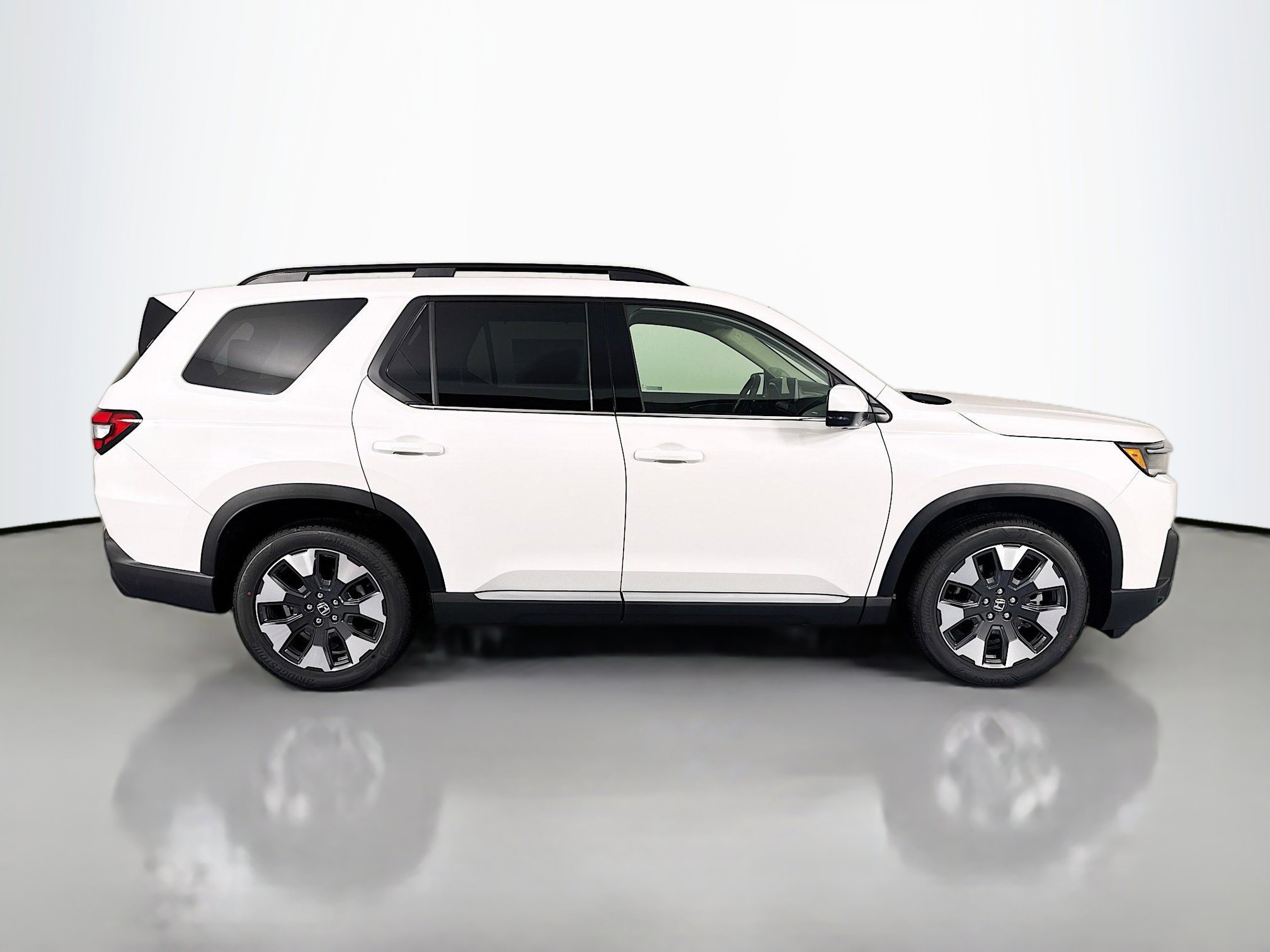New 2026 Honda Pilot Touring image 4