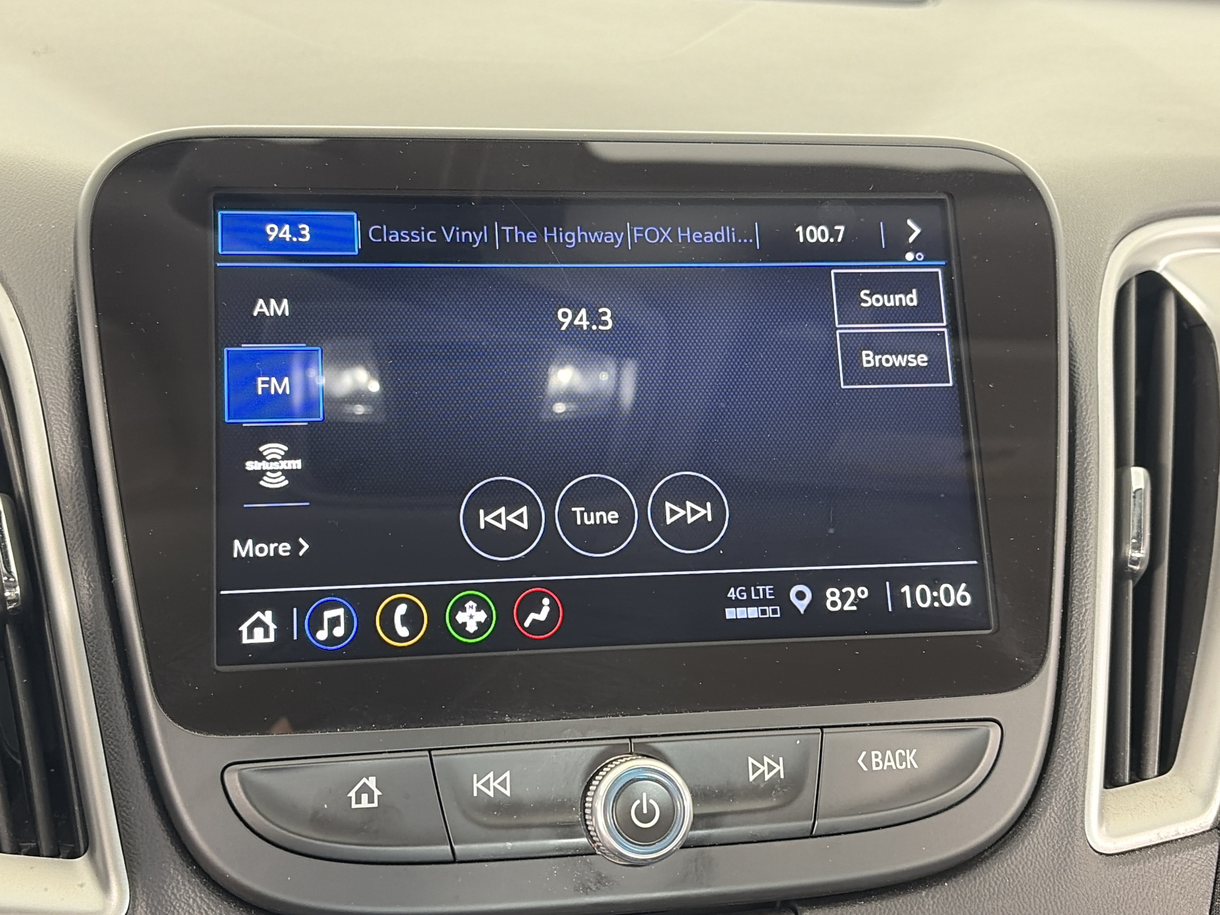 Used 2022 Chevrolet Malibu LT FWD image 19