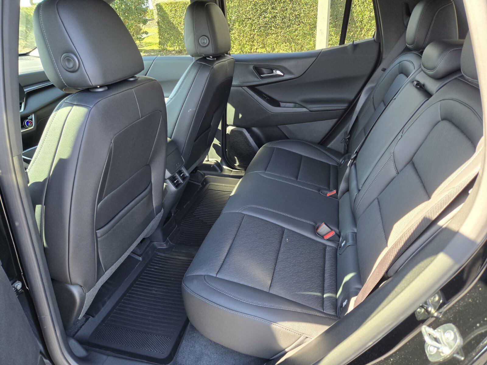 New 2026 Chevrolet Equinox LT w/ Convenience Package II image 6