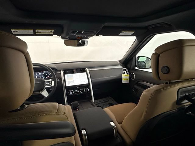 Certified 2025 Land Rover Discovery Dynamic SE AWD/4WD image 23