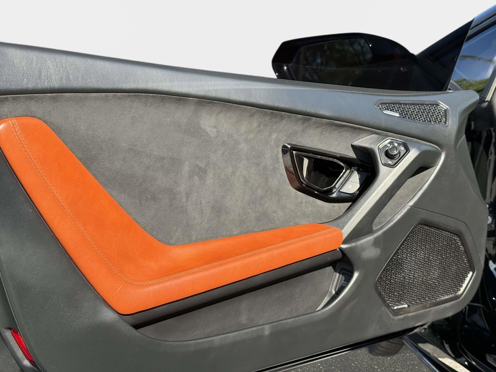 Used 2018 Lamborghini Huracan LP 610-4 AWD/4WD image 28