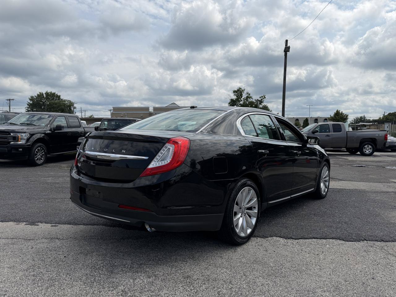 Used 2015 Lincoln MKS w/ Equipment Group 101A FWD image 6