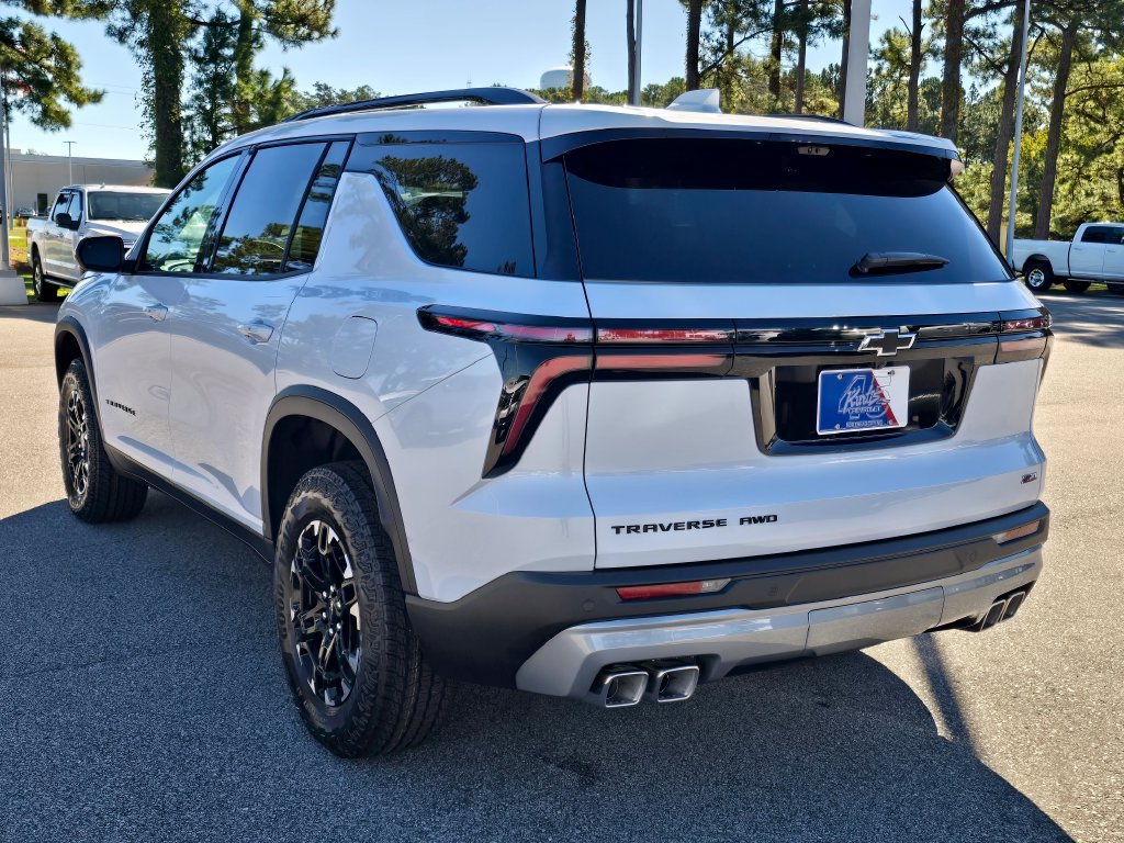 New 2027 Chevrolet Traverse Z71 w/ Driver Confidence Package AWD/4WD image 3