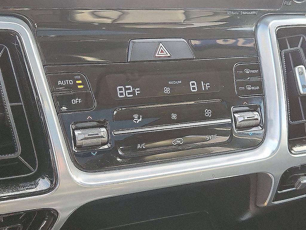 Used 2021 Kia Sorento SX image 9