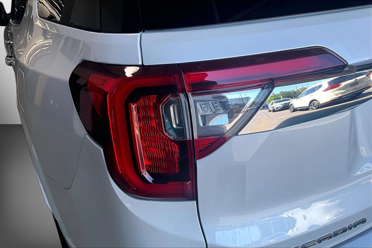 Used 2023 GMC Acadia Denali AWD/4WD image 29