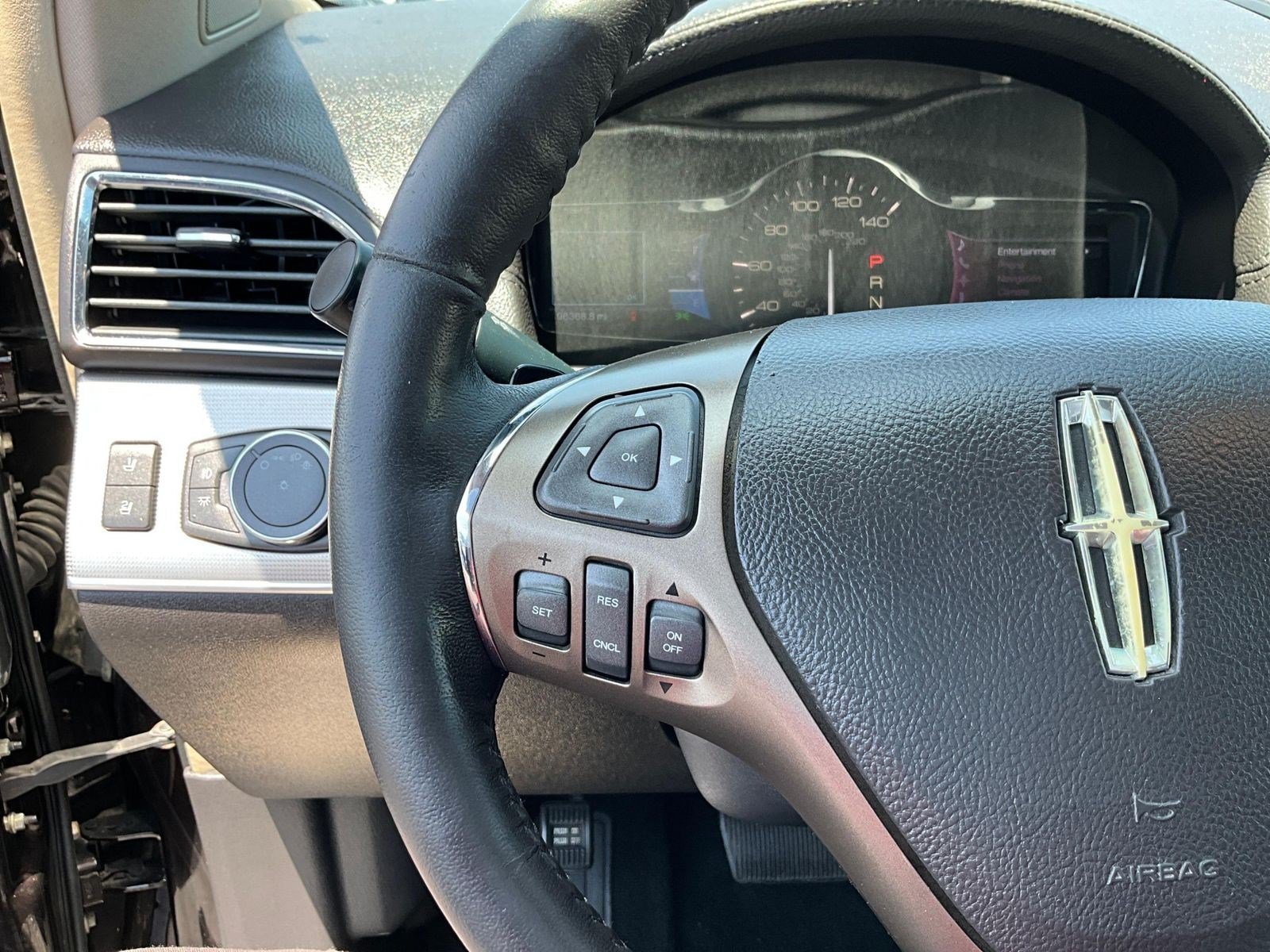 Used 2013 Lincoln MKX AWD image 10