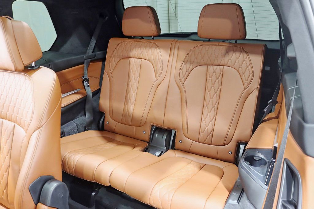 Used 2024 BMW X7 M60i w/ Executive Package image 34