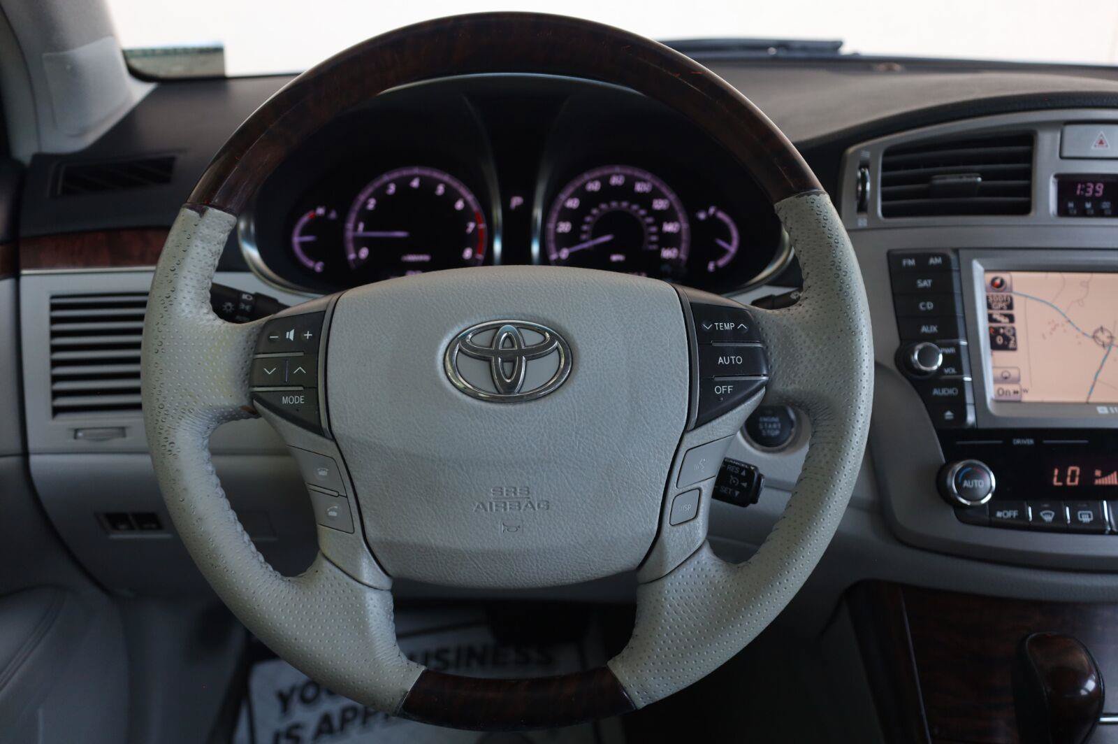 Used 2011 Toyota Avalon Limited FWD image 35