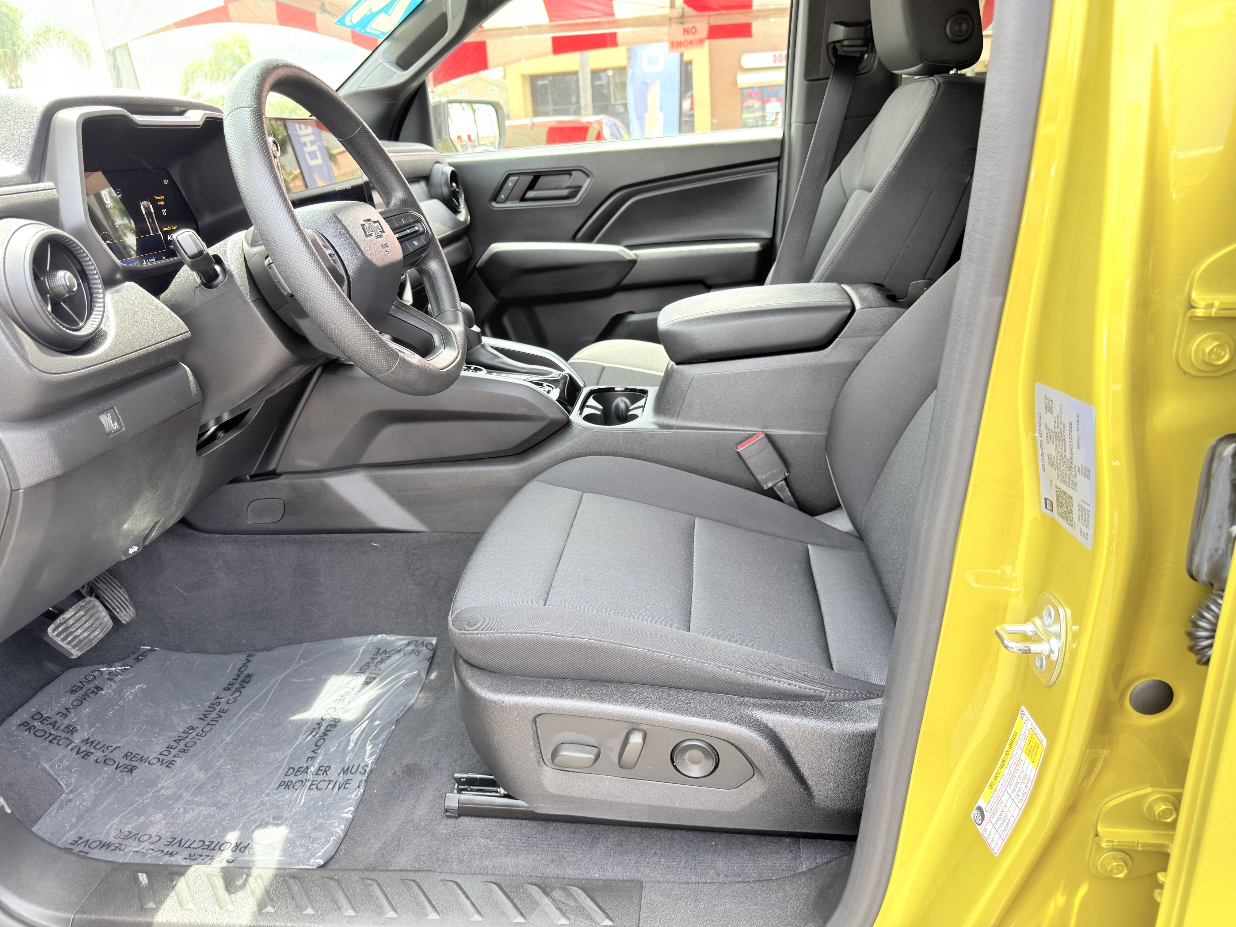 Used 2024 Chevrolet Colorado Trail Boss w/ LPO, Dark Essentials Package AWD/4WD image 27