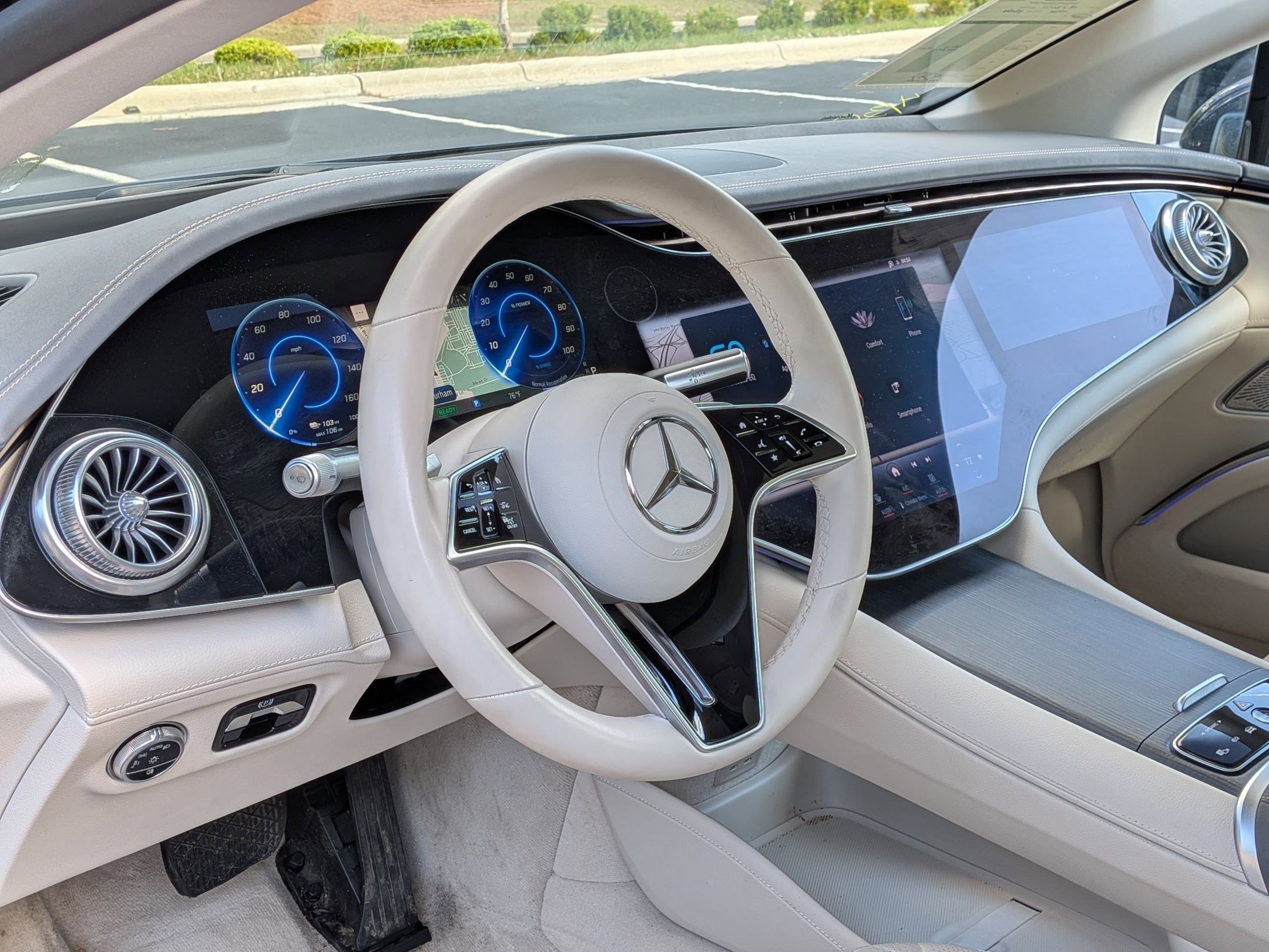 Used 2022 Mercedes-Benz EQS 580 4MATIC Sedan image 12