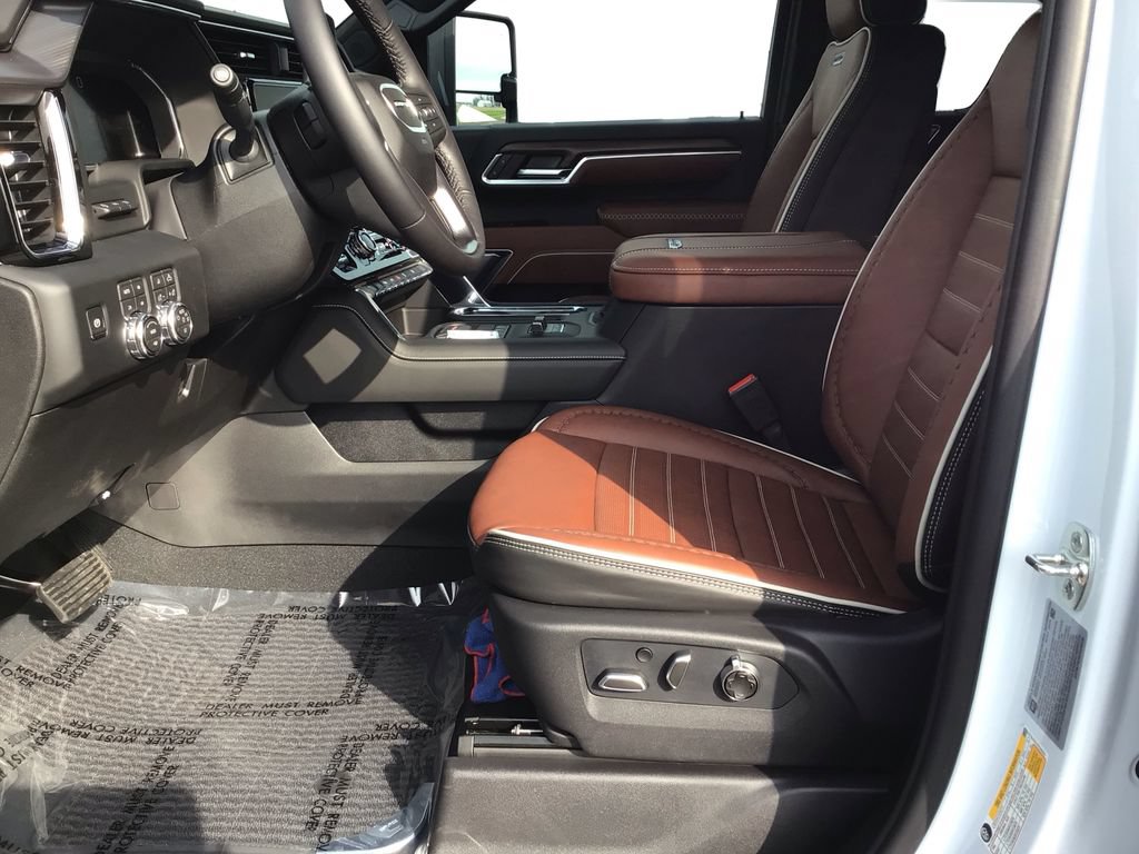 New 2026 GMC Sierra 3500 Denali Ultimate AWD/4WD image 9