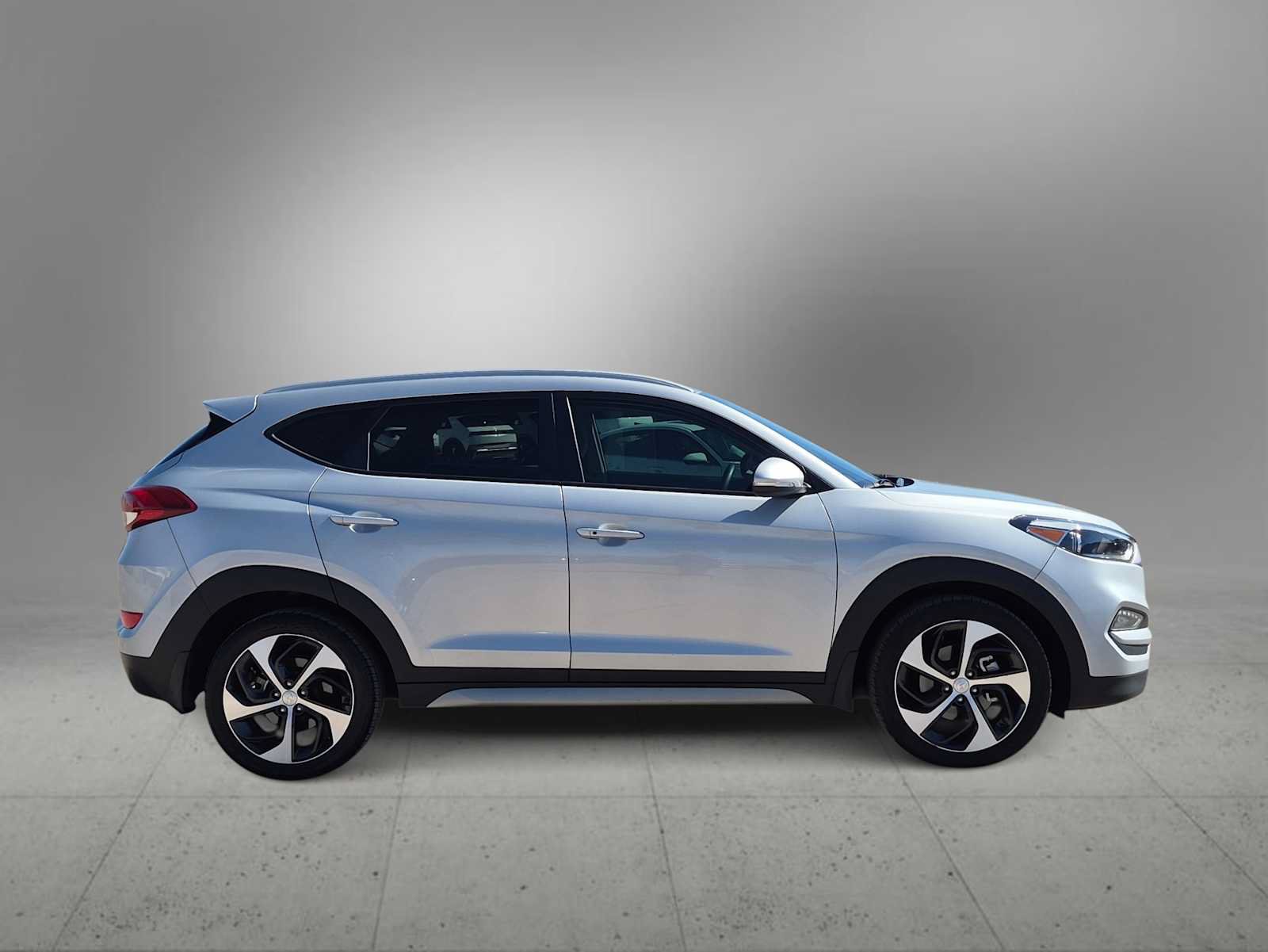 Used 2017 Hyundai Tucson Sport FWD image 9
