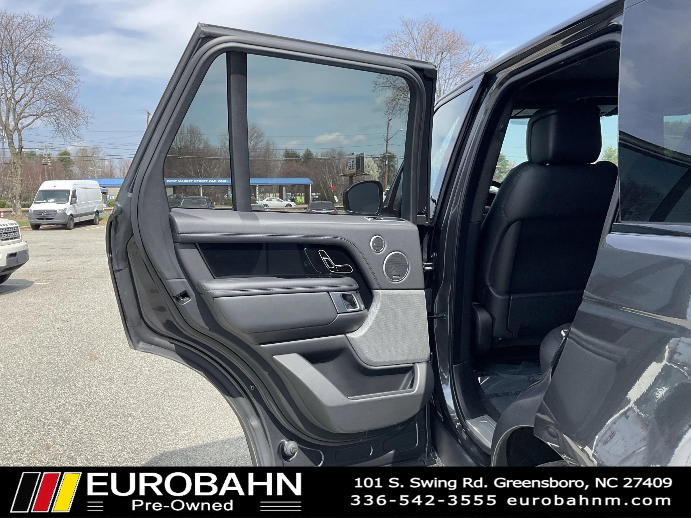 Used 2020 Land Rover Range Rover HSE AWD/4WD image 11