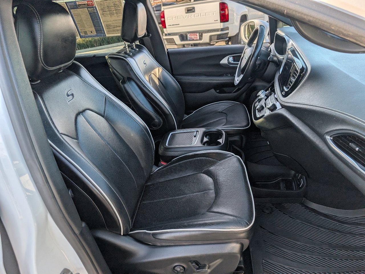 Used 2020 Chrysler Pacifica Limited w/ Advanced Safetytec Group image 9