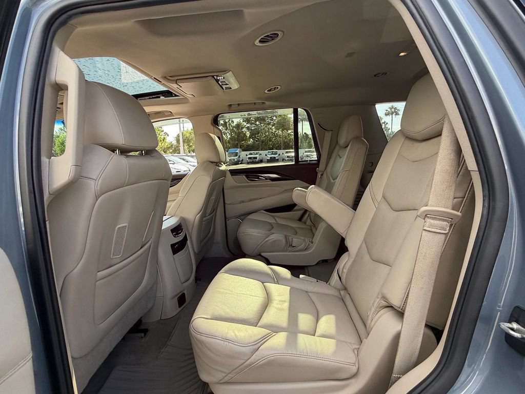 Used 2016 Cadillac Escalade Premium AWD/4WD image 12