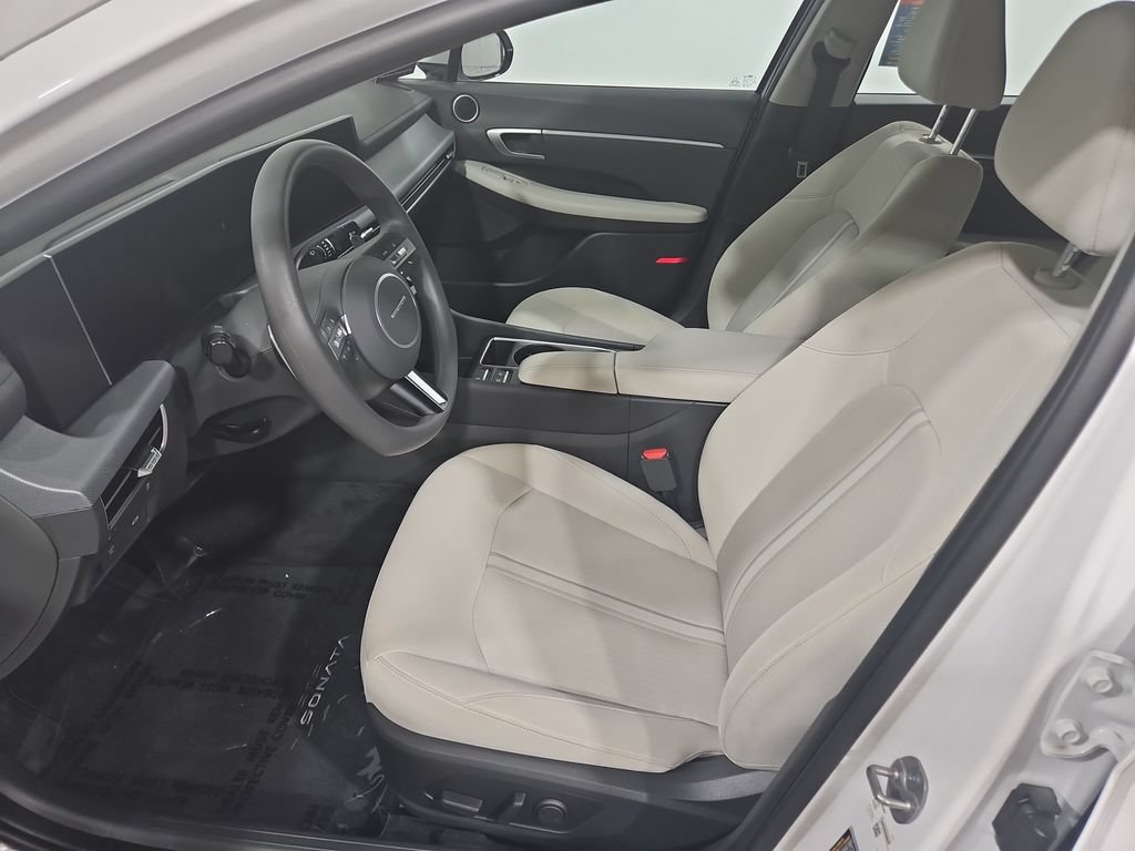 Certified 2025 Hyundai Sonata SEL AWD/4WD image 11
