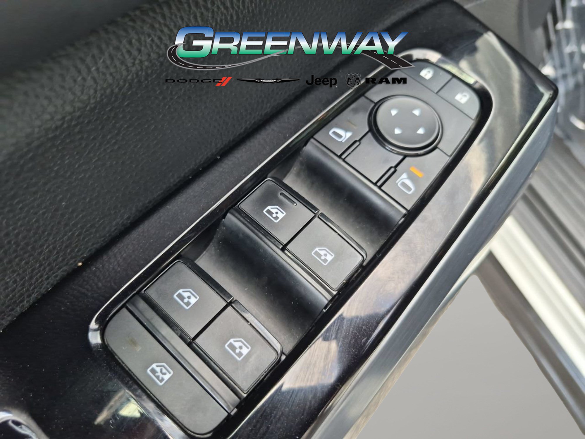 Used 2022 Nissan Pathfinder SL w/ SL Premium Package FWD image 14