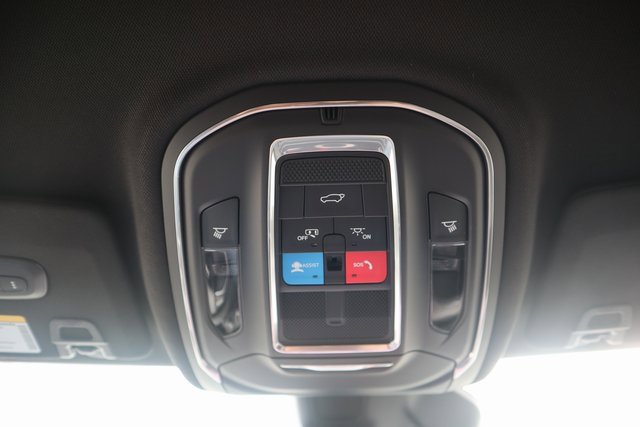 New 2025 Jeep Grand Cherokee Limited w/ Trailer Tow Package image 16