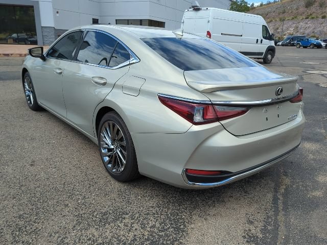 Used 2025 Lexus ES 300h w/ Accessory Package (Z1) FWD image 4