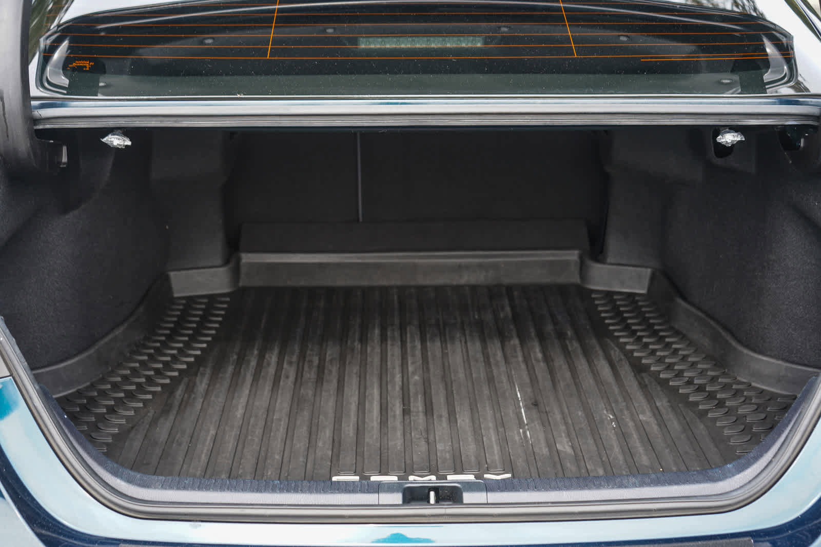 Used 2020 Toyota Camry SE image 26