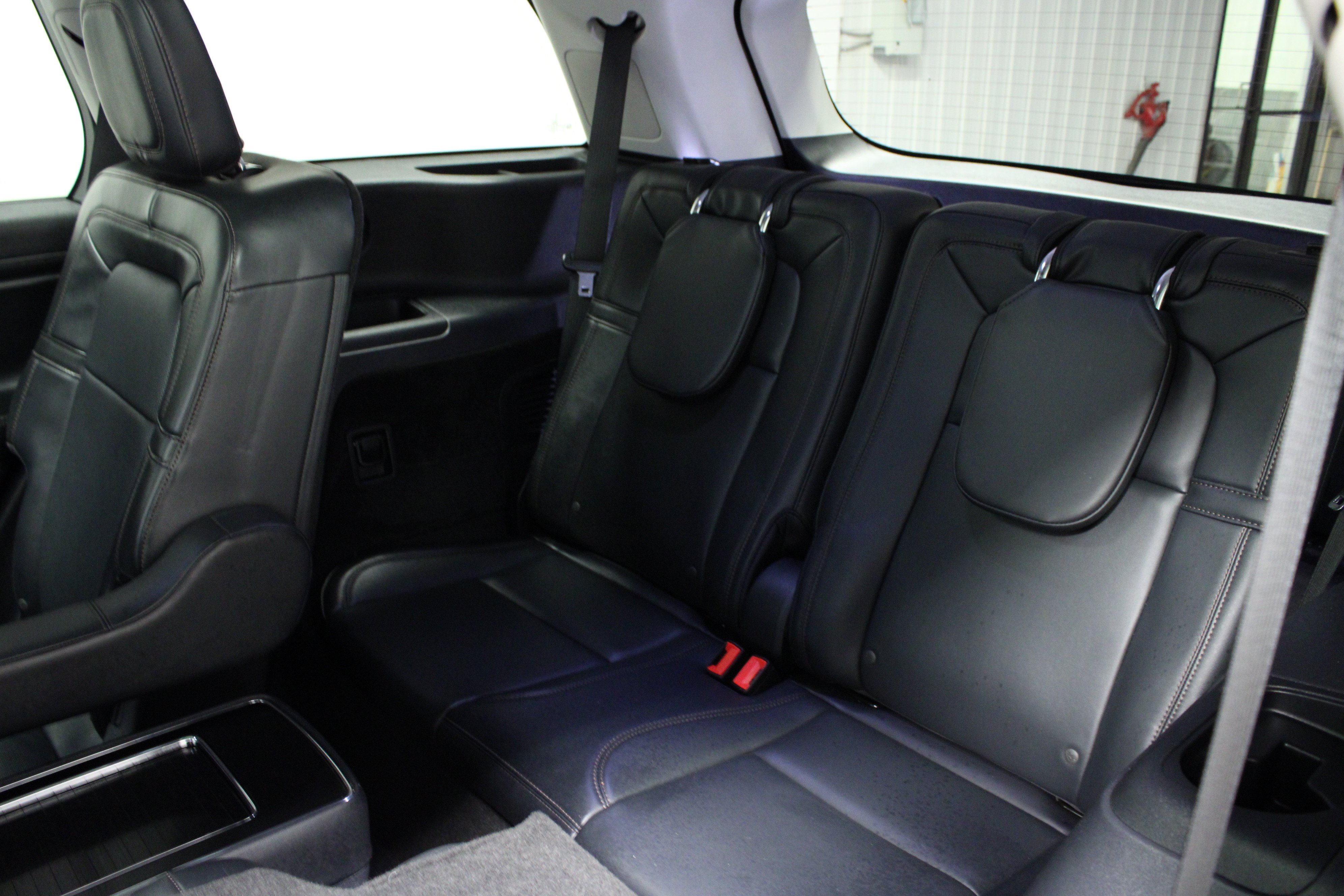 Used 2025 Lincoln Aviator Reserve w/ Equipment Group 201A AWD/4WD image 14