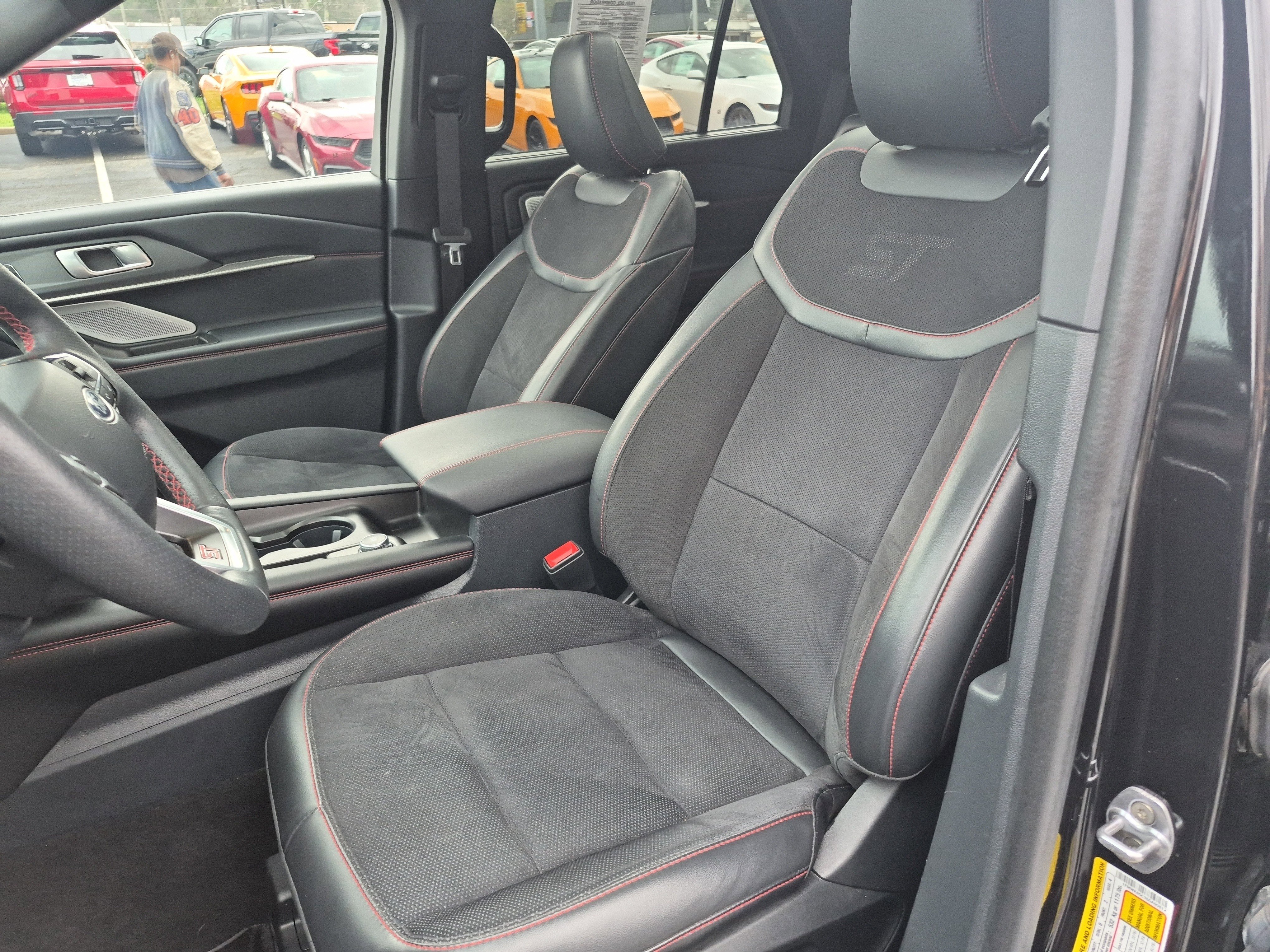 Certified 2025 Ford Explorer ST image 12