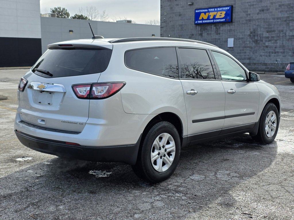Used 2016 Chevrolet Traverse LS image 5