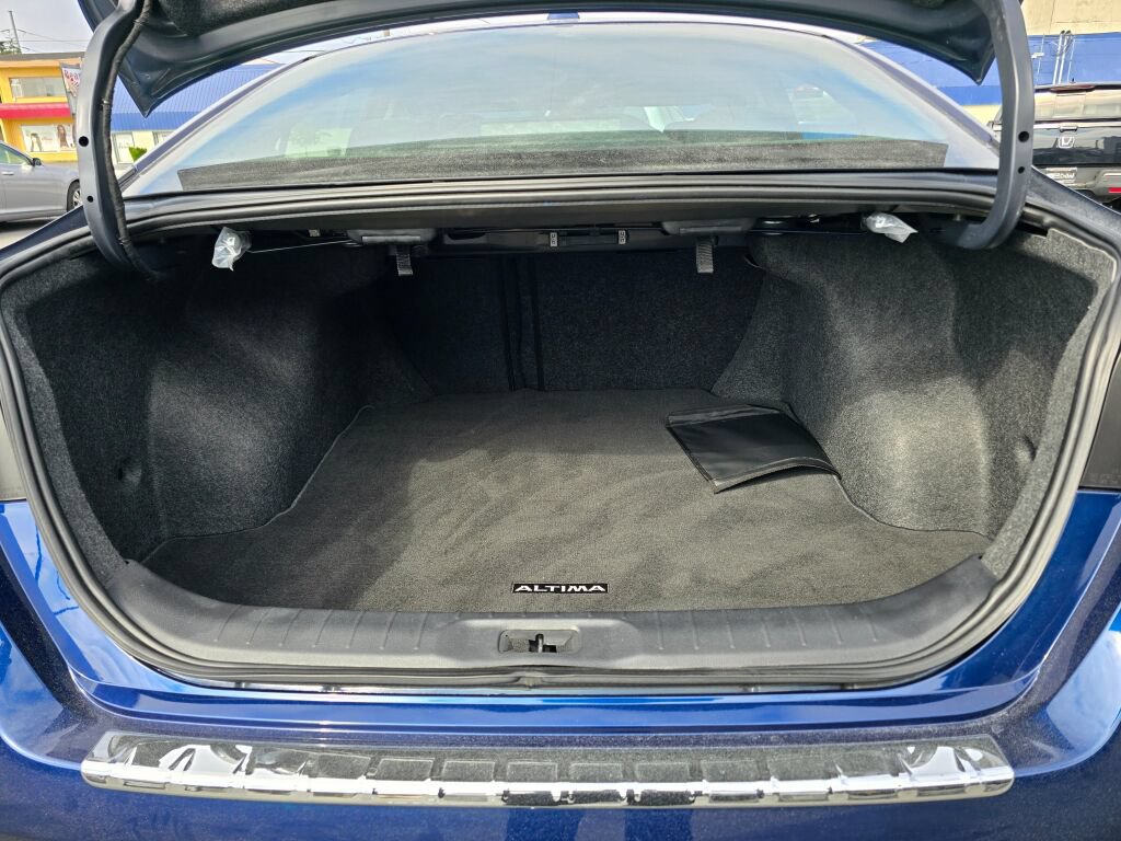Used 2020 Nissan Altima 2.5 SR FWD image 13