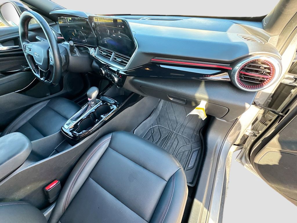 Used 2024 Chevrolet Trax RS w/ Driver Confidence Package image 27